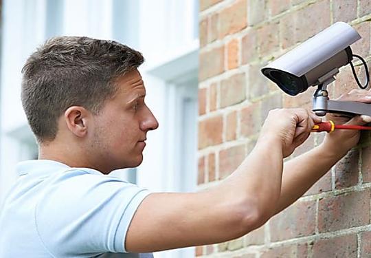 6 Tips For Choosing Home Security Systems That Will Keep You Safe & Protected